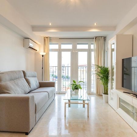 Charming 3 Bedroom Apartment At Triana Center By Oui Севилья Экстерьер фото