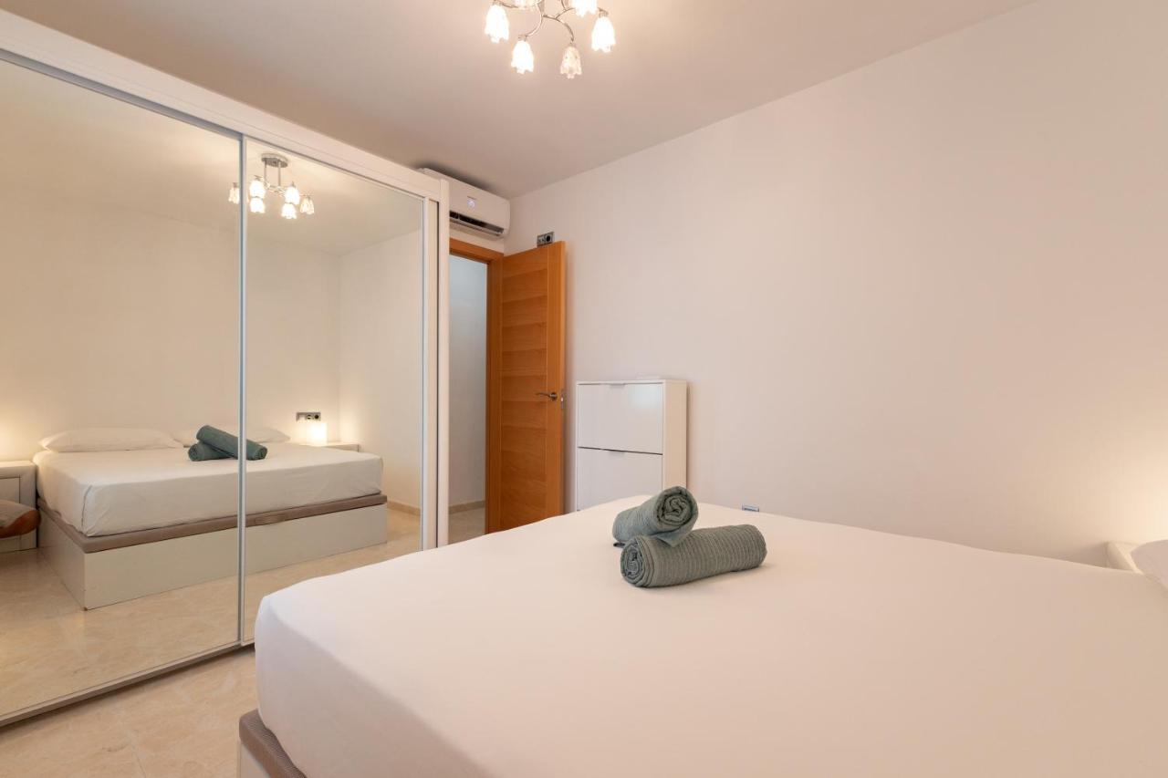 Charming 3 Bedroom Apartment At Triana Center By Oui Севилья Экстерьер фото