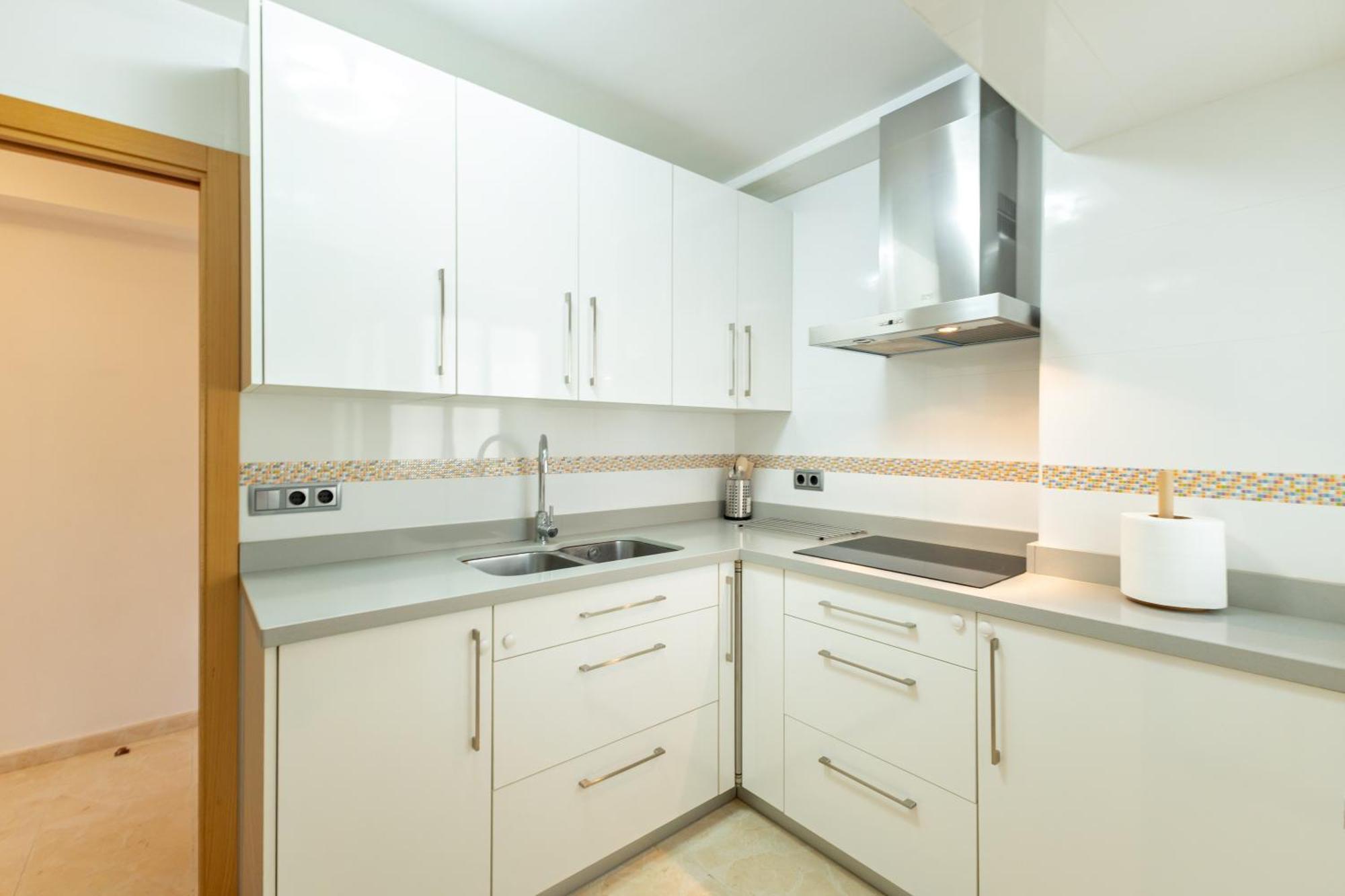 Charming 3 Bedroom Apartment At Triana Center By Oui Севилья Экстерьер фото