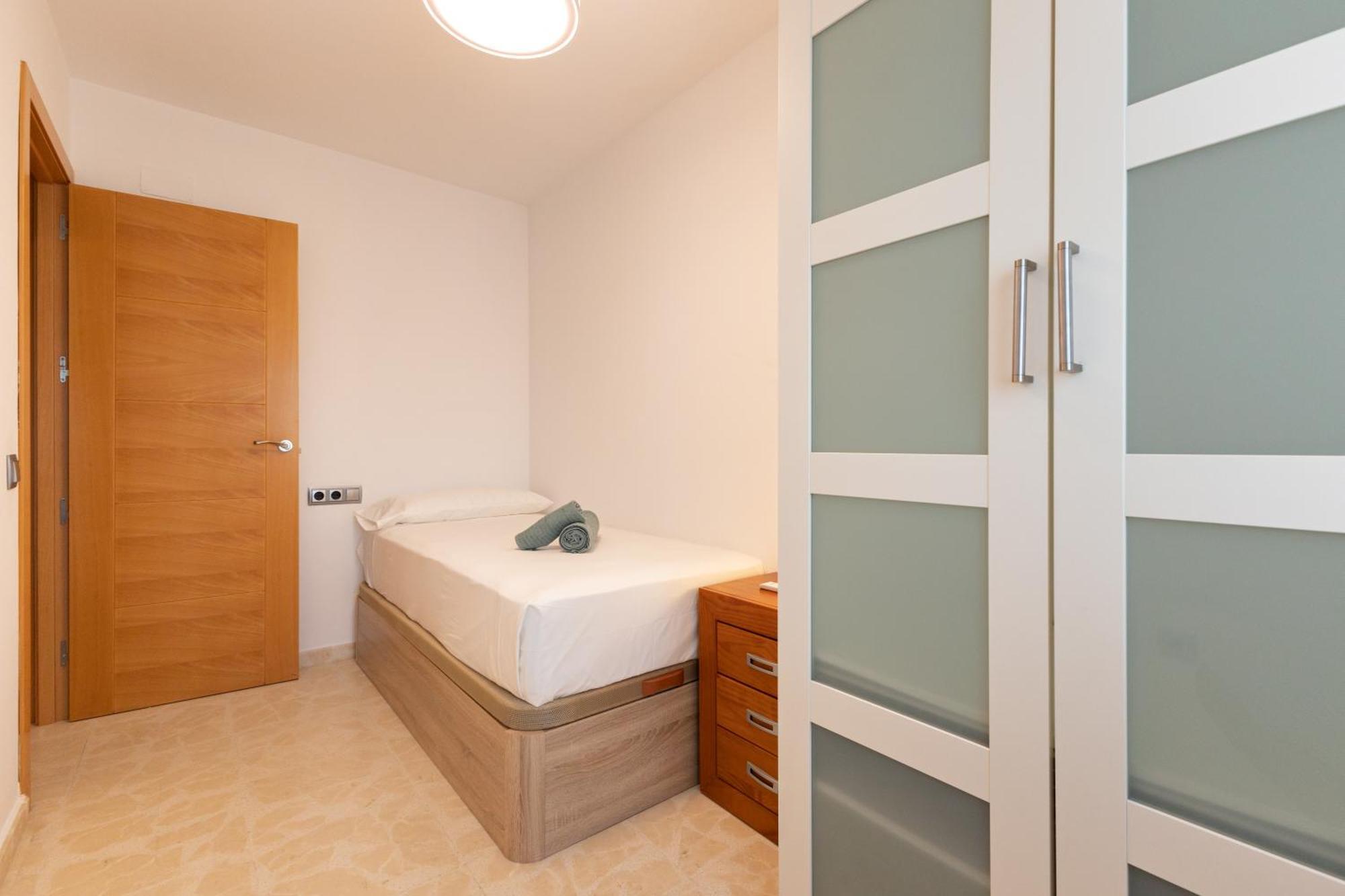 Charming 3 Bedroom Apartment At Triana Center By Oui Севилья Экстерьер фото
